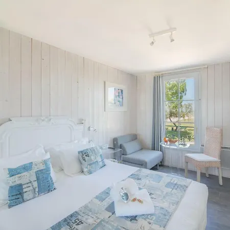 Le Clos Du Galion - Ile De Re Hotel