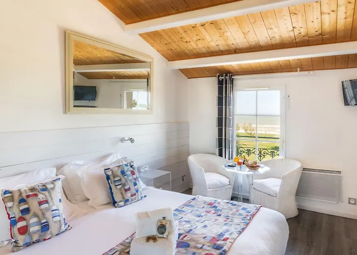 Hotel Le Clos Du Galion - Ile De Re 3*